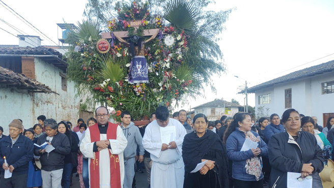 Procesión del señor crucificado en cajabamba