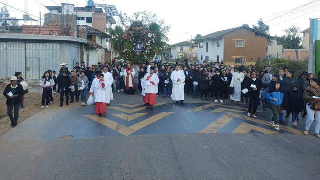 Procesión del señor crucificado en cajabamba