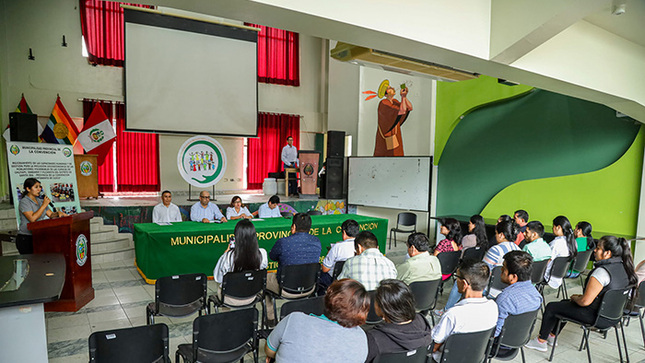 Municipalidad promueve calidad, se entrego los certificados por el curso de atención al usuario