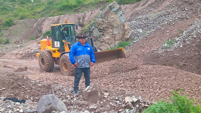 Habilitación de la vía en el Sector Flautayo en San Pedro de Laraos