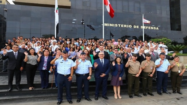 Ministerio de Defensa cumple 37 años de creación institucional