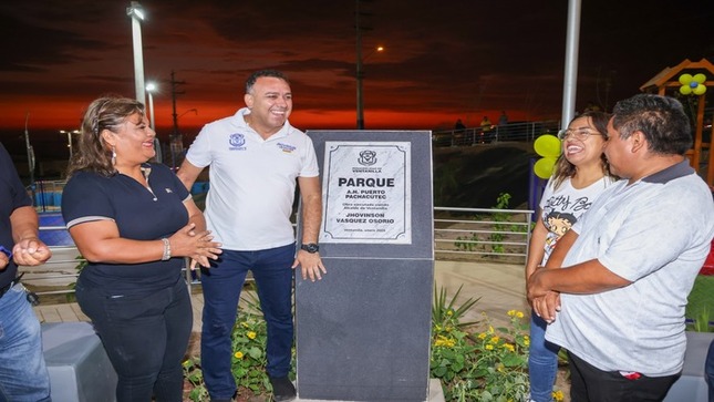 🟡 Hoy se celebran dos logros significativos para la zona oeste del distrito, gracias al trabajo conjunto y la dedicación de los dirigentes y nuestro alcalde 𝐉𝐡𝐨𝐯𝐢𝐧𝐬𝐨𝐧 𝐕𝐚𝐬𝐪𝐮𝐞𝐳, se entregó a la población el reciente muro de contención del A.H. Las Flores y el parque recreativo del A.H. Puerto Pachacútec, en donde anunció que en 30 días empieza la entrega de las esperadas constancias de posesión que les servirá a cientos de familias para obtener los ansiados servicios básicos. Este esfuerzo mancomunado entre pueblo organizado y autoridad rinde sus frutos, contribuyendo al bienestar y progreso de nuestros vecinos. Un claro testimonio de que cuando trabajamos juntos, logramos grandes cosas. ¡Ventanilla crece con su gente!
