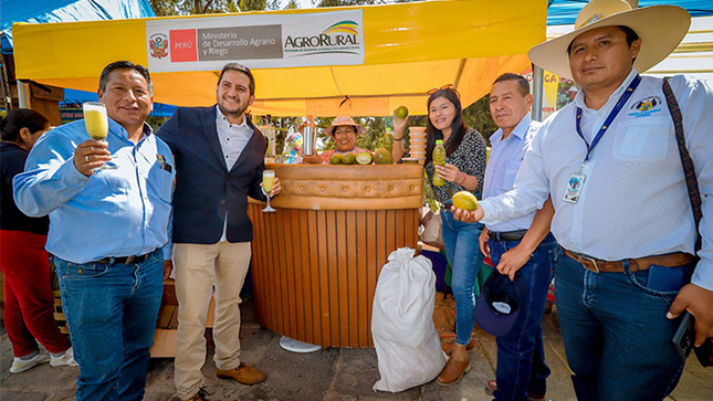 Feria agropecuaria, gastronómica y artesanal. 