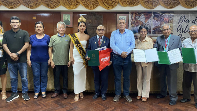 Municipalidad condecora a cuatro reconocidos artesanos de la provincia