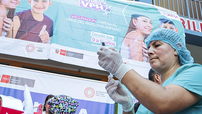 FOTO Vacunación contra el VPH se realiza en colegios de Lima Metropolitana