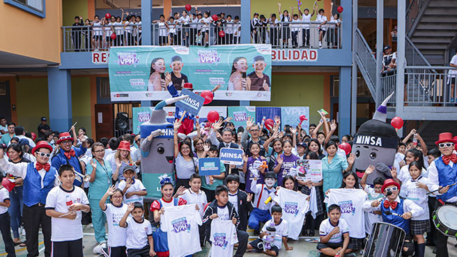 FOTO Vacunación contra el VPH se realiza en colegios de Lima Metropolitana