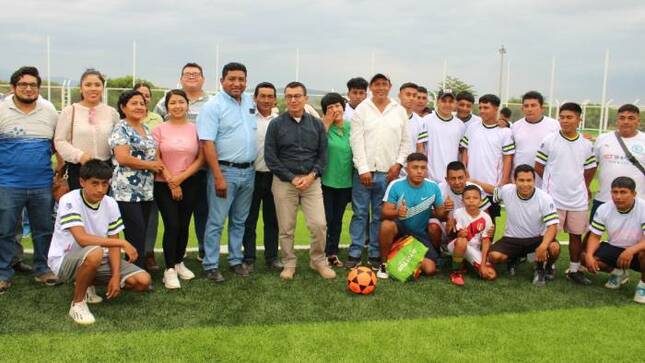 Alcalde Melendez Inaugura Moderna Plataforma Deportiva en Charan Coposo
