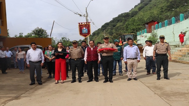 Izamiento del pabellón nacional en conmemoración al 89 aniversario