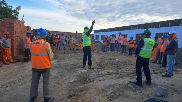 Enosa brindó capacitación in situ a trabajadores de construcción civil