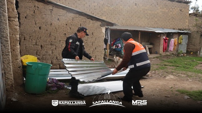 Ayuda Humanitaria a vecinos que fueron perjudicados en incendio del Jr. Sucre, barrio San Antonio