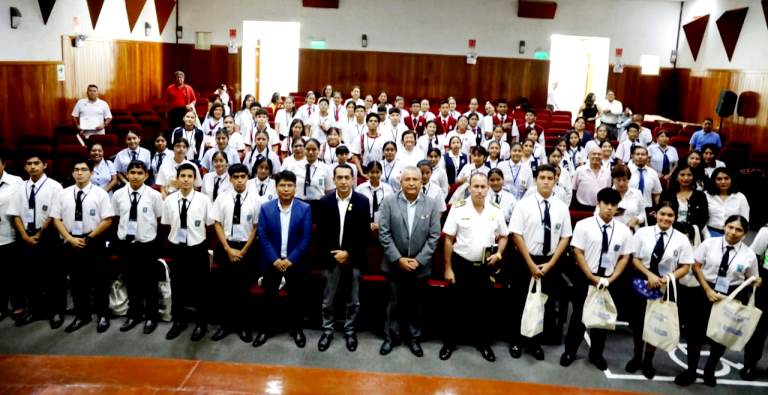 Gore juramenta a más de 90 alumnos en los Clubes Escolares de Turismo 2024