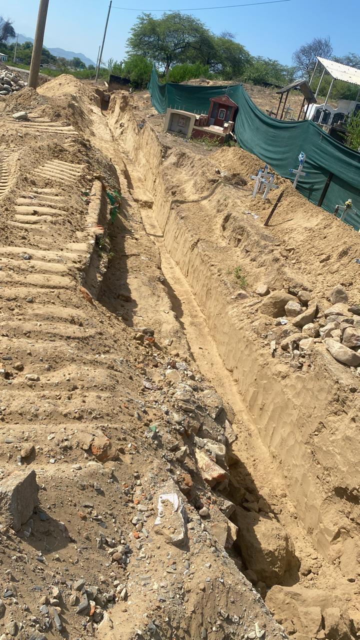 Construcción del cerco perimétrico del cementerio de ñaupe.