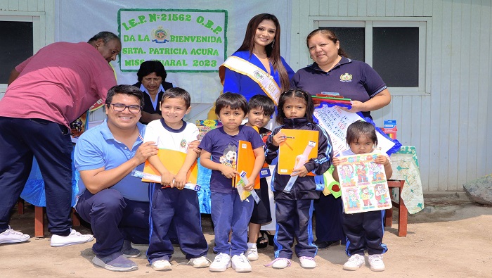 MPH y Miss Huaral Distrital Patricia AcuΓ±a, entregan kits escolares
