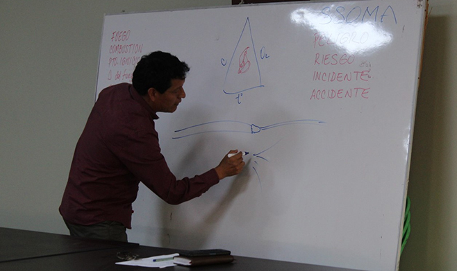 Alcalde de Aucallama realiza jornada de capacitación