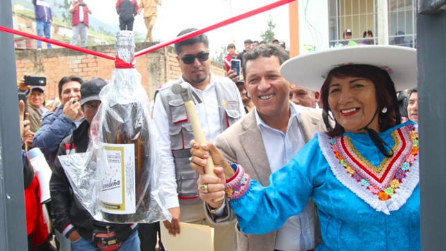 Nuevo colegio Santo Tomás de Cochamarca fue inaugurado por Rosa Vásquez