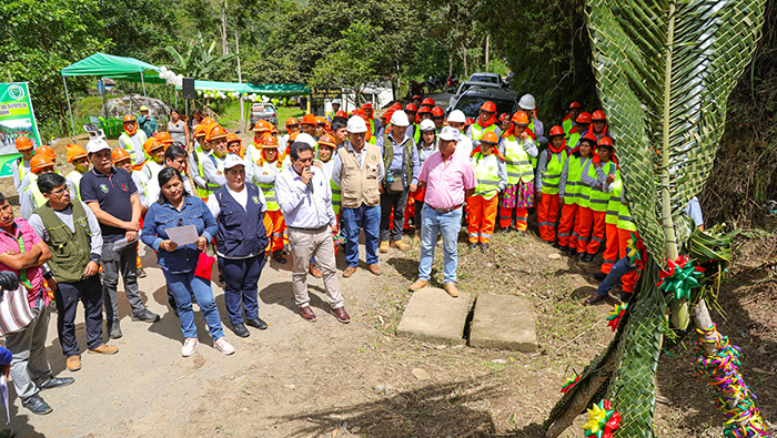 Mantenimiento vial en Santa Ana beneficiara a 33 mil familias