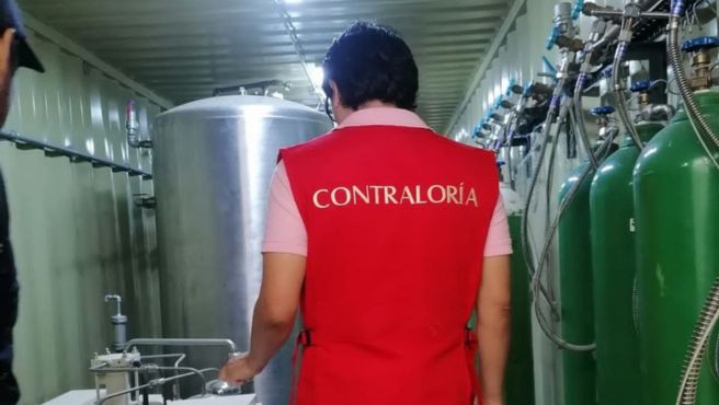 La Contraloría General identificó presunta responsabilidad penal y administrativa de exfuncionarios de la Municipalidad Distrital de Tambogrande por irregularidades en la adquisición -mediante contratación directa- de una planta generadora de oxígeno medicinal de 20 m3 por S/ 1 190 500 para el centro de salud materno infantil Carlos Schaefer Seminario ubicado en este distrito. Dicha planta no funcionó ni cumplió su finalidad pública, es decir no permitió atender de manera oportuna a la población afectada durante la pandemia de la Covid-19.