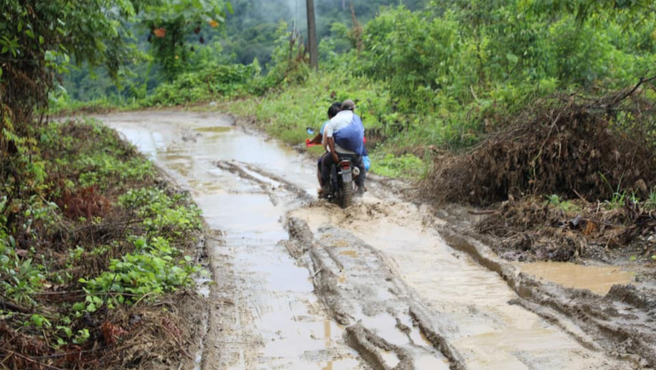 Los consejeros constatan mal estado del Servicio de mantenimiento de Red vial Kumpirushiato-Ivochote del distrito de Echarate La Convención.