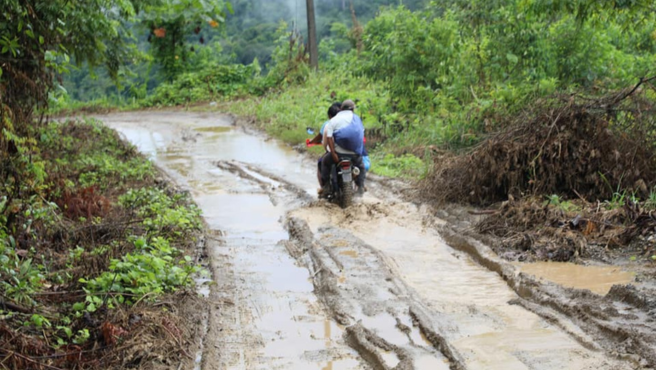 Los consejeros constatan mal estado del Servicio de mantenimiento de Red vial Kumpirushiato-Ivochote del distrito de Echarate La Convención. 

