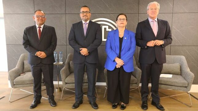 Minsa y ORAS CONHU intercambian información para fortalecer el derecho al acceso universal de la salud