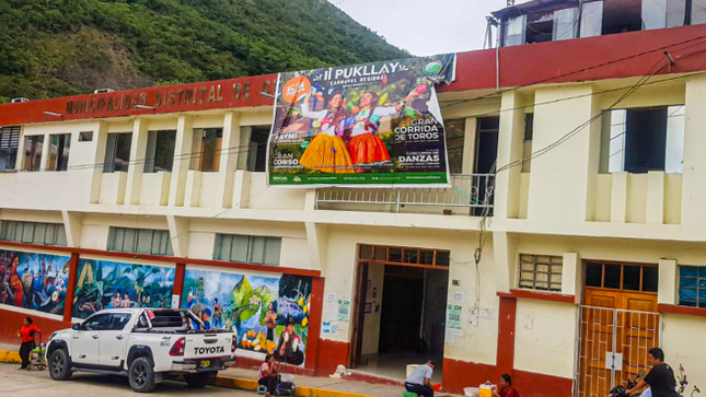 La Contraloría General advirtió deficiencias en el almacenamiento de bienes y combustible del proyecto “Mejoramiento de servicio de desarrollo de la Identidad Cultural del distrito de Quellouno en la provincia de La Convención”, a cargo de la Municipalidad Distrital de Quellouno, que podrían afectar el logro de los objetivos del mismo.