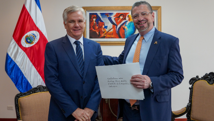 Embajador del Perú presenta cartas credenciales ante el presidente de la República de Costa Rica