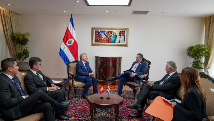 Embajador del Perú presenta cartas credenciales ante el presidente de la República de Costa Rica