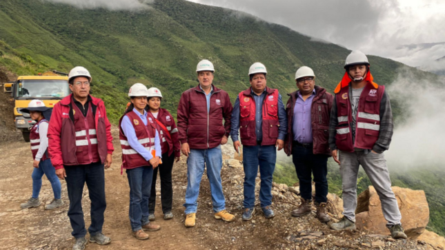 CONSEJERO REGIONAL REPRESENTANTE POR CALCA REALIZA VISITA INOPINADA AL PROYECTO “CREACIÓN DE LOS SERVICIOS DE TRANSITABILIDAD VEHICULAR RUTA CU-104 TRAMO PUENTE TAHUIS Y SAN ANTONIO DEL DISTRITO DE YANATILE” EN LA PROVINCIA DE CALCA

