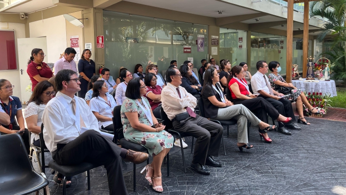 Por medio de reconocimiento motivan a trabajadores del Módulo Civil de Piura para mejorar niveles de producción.