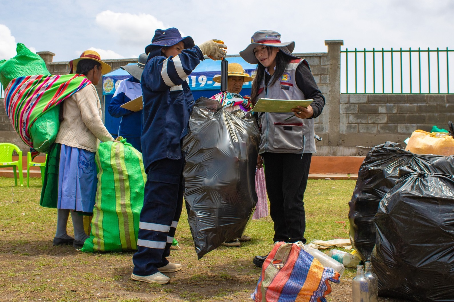 Centro Poblado Santa Bárbara de Moro logró reciclar cerca de una tonelada de residuos inorgánicos con el Programa Sumaq Ayni
