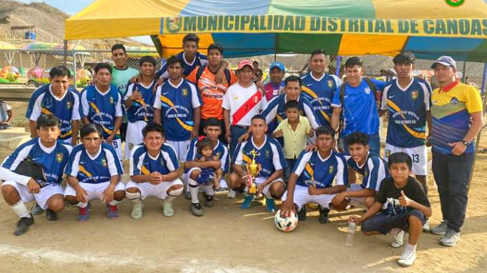 Foto Fútbol binacional por el 18 aniversario de Canoas de Punta Sal