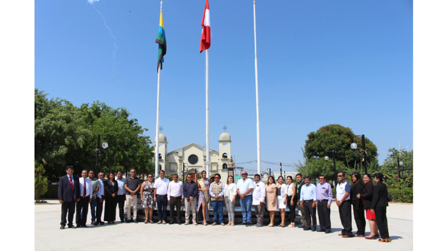 Inicio de ceremonias protocolares de homenaje a nuestros símbolos patrios. 