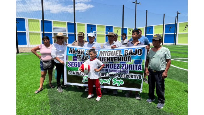 Alcalde distrital inaugura plataforma de grass sintético en c,p Cruceta
