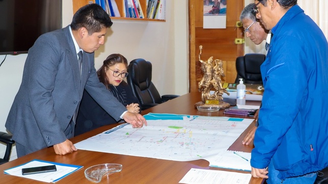 Comisión de la Festividad Virgen de la Candelaria realiza coordinaciones con Electro Puno para garantizar la iluminación en la festividad