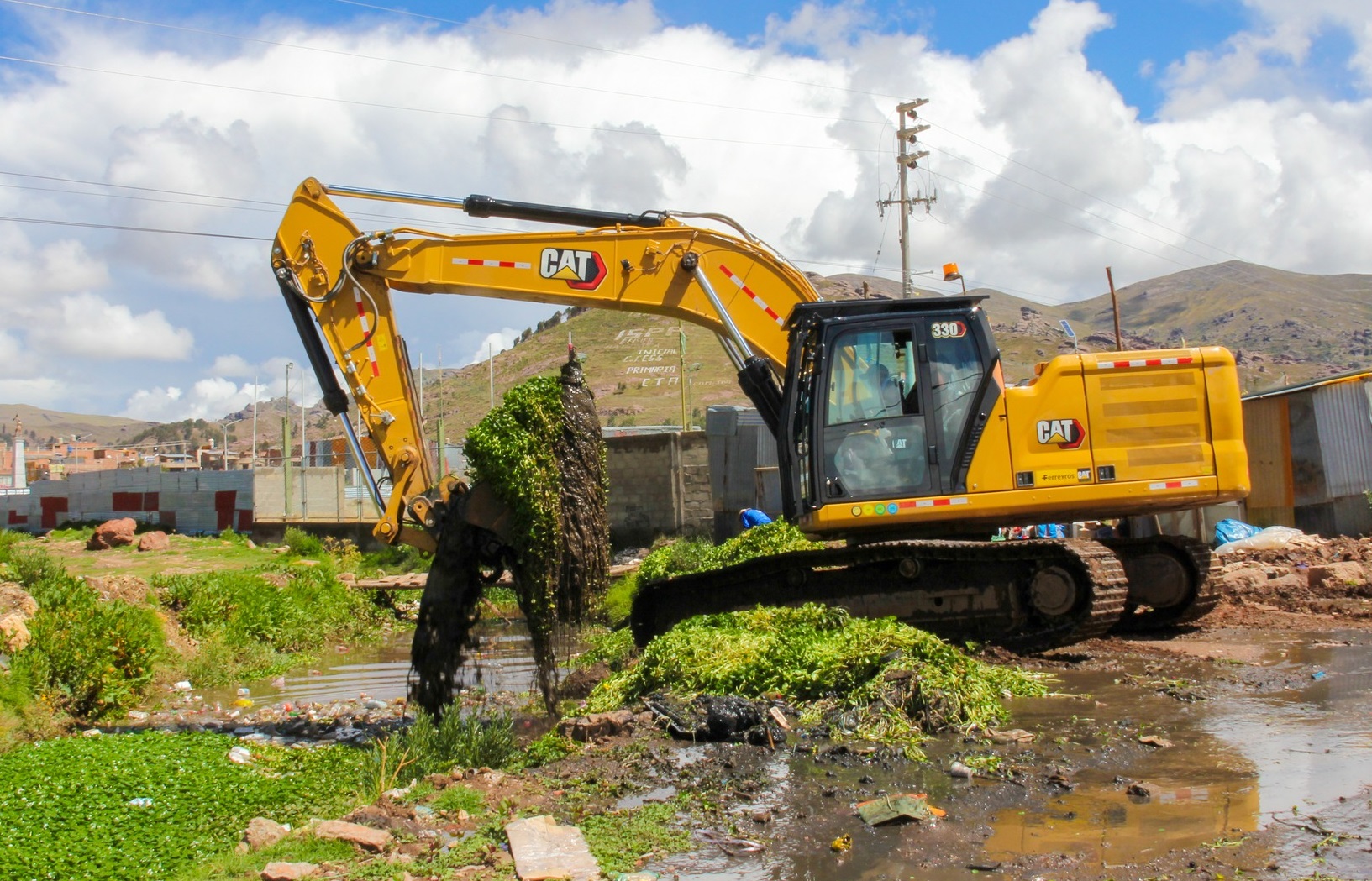 Continúan los trabajos de descolmatación de canales pluviales como parte del plan de prevención 