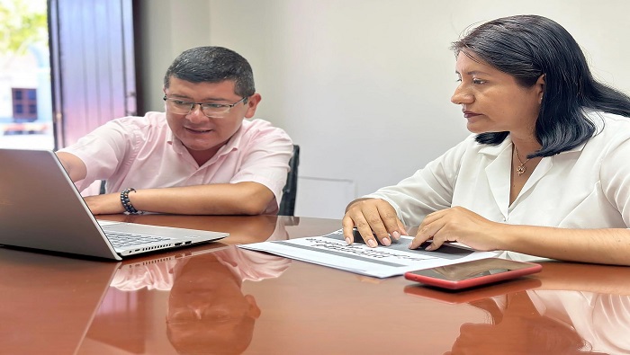 reuniΓ³n de trabajo con congresista de la RepΓΊblica Esmeralda Limachi
