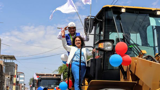 ¡Maquinaria pesada para limpieza pública!