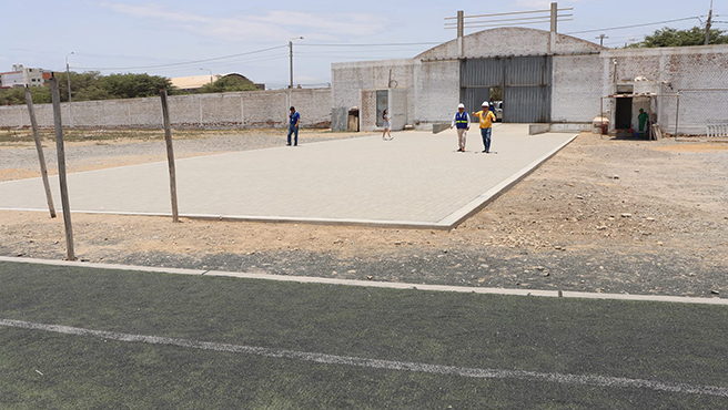 ¡Continúan mejoras en campo deportivo del Parque Zonal!