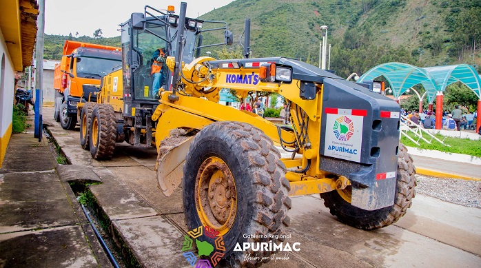 Gobierno regional ante emergencias por acumulación de residuos sólidos en Abancay, continúa brindando las facilidades con maquinaria pesada