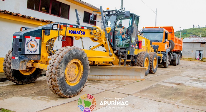 Gobierno regional ante emergencias por acumulación de residuos sólidos en Abancay, continúa brindando las facilidades con maquinaria pesada