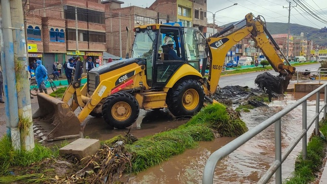 Se realizan trabajos de emergencia en el Centro Poblado de Salcedo