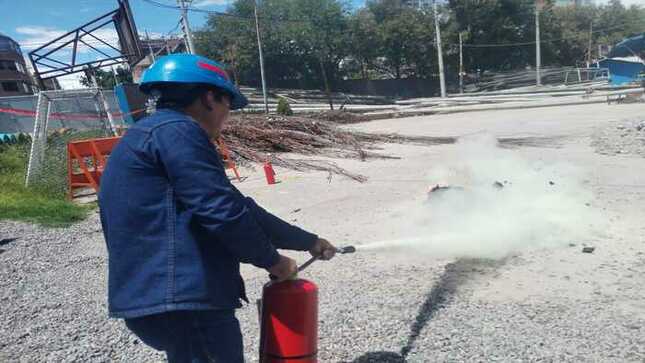 Electrocentro Ayacucho fortalece la prevención de incendios eléctricos con capacitación para sus colaboradores