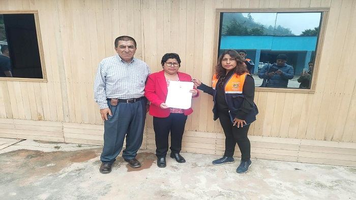Comuna Huaralina hace entrega de aula prefabricada a la I.E. Los Atavillos en la Perla de Chaupis