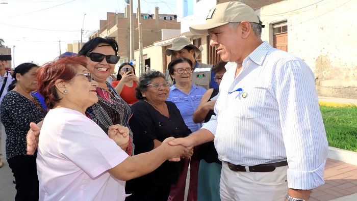 El sueño es una realidad: Alcalde Fernando Cárdenas inaguró obra de pistas y veredas en el C.P. Esquivel