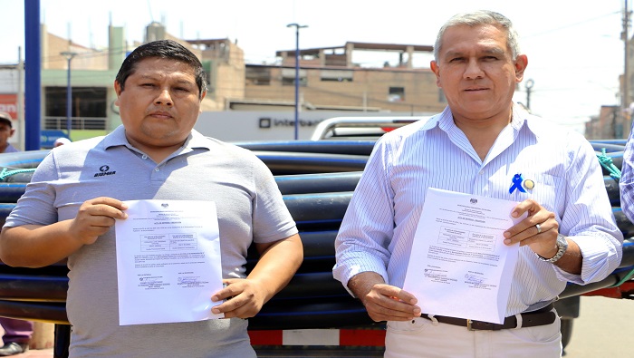 Alcalde Fernando Cárdenas entregó 100 metros de manguera para C.P Cárac del Distrito de Veintisiete de Noviembre 