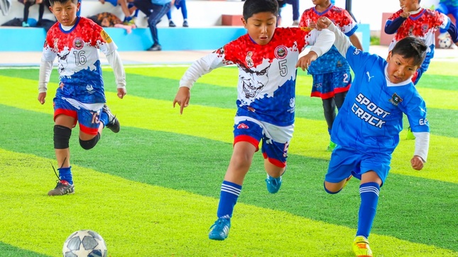 Gran inicio del campeonato de fulbito y voleibol en la cancha Cero Alcohol - Alto Puno, viene promoviendo una cultura deportiva