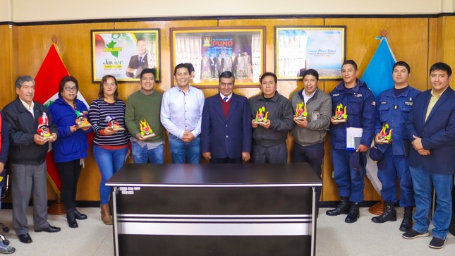 Alcalde Javier Ponce participa en reunión técnica para la limpieza y des colmatación de canales afluentes del lago Titicaca