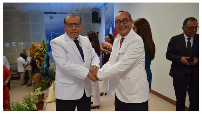 Dr. Carlos Urbano Durand asistió al 8° Aniversario de creación del Hospital de Emergencias Villa El Salvador (HEVES). 