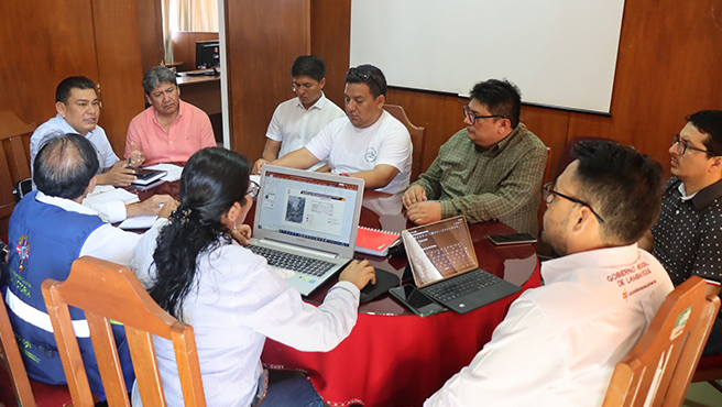 ¡Alcalde continúa gestionando obras ante el GORE!