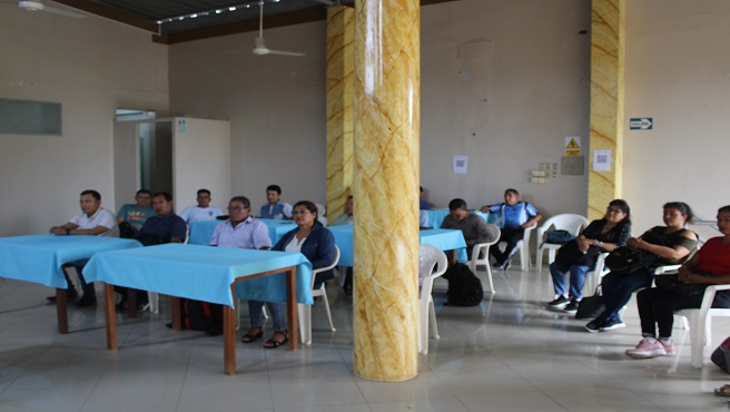 Docentes que participan del taller para multigrado.